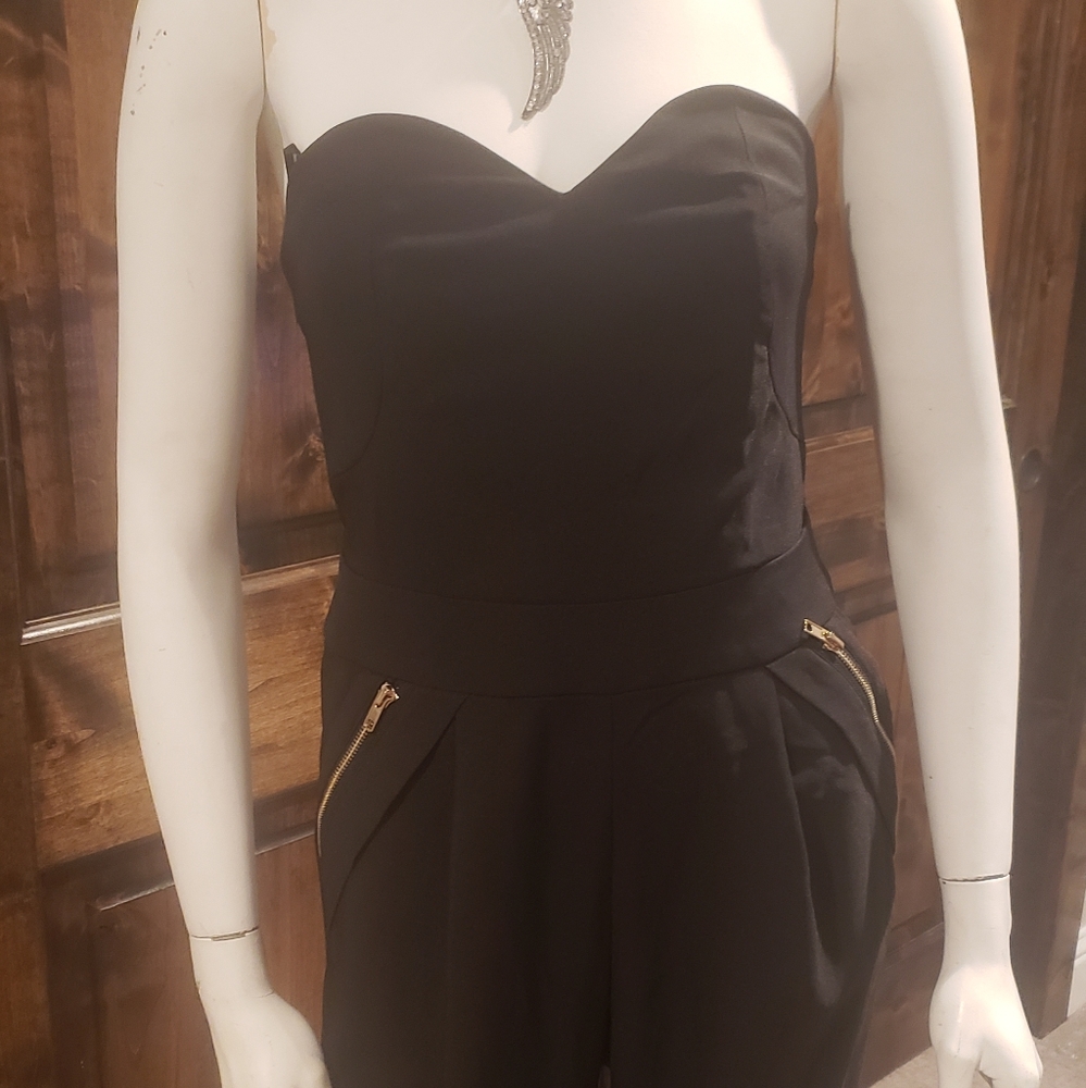 Small black beautiful jumpsuit 😍😍